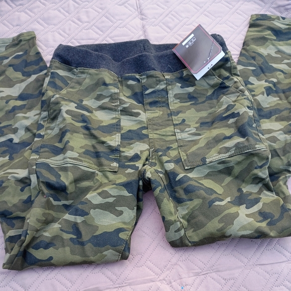NOBO Pants - NWT No Boundaries Juniors Size Medium 7/9 Camouflage Jeggings